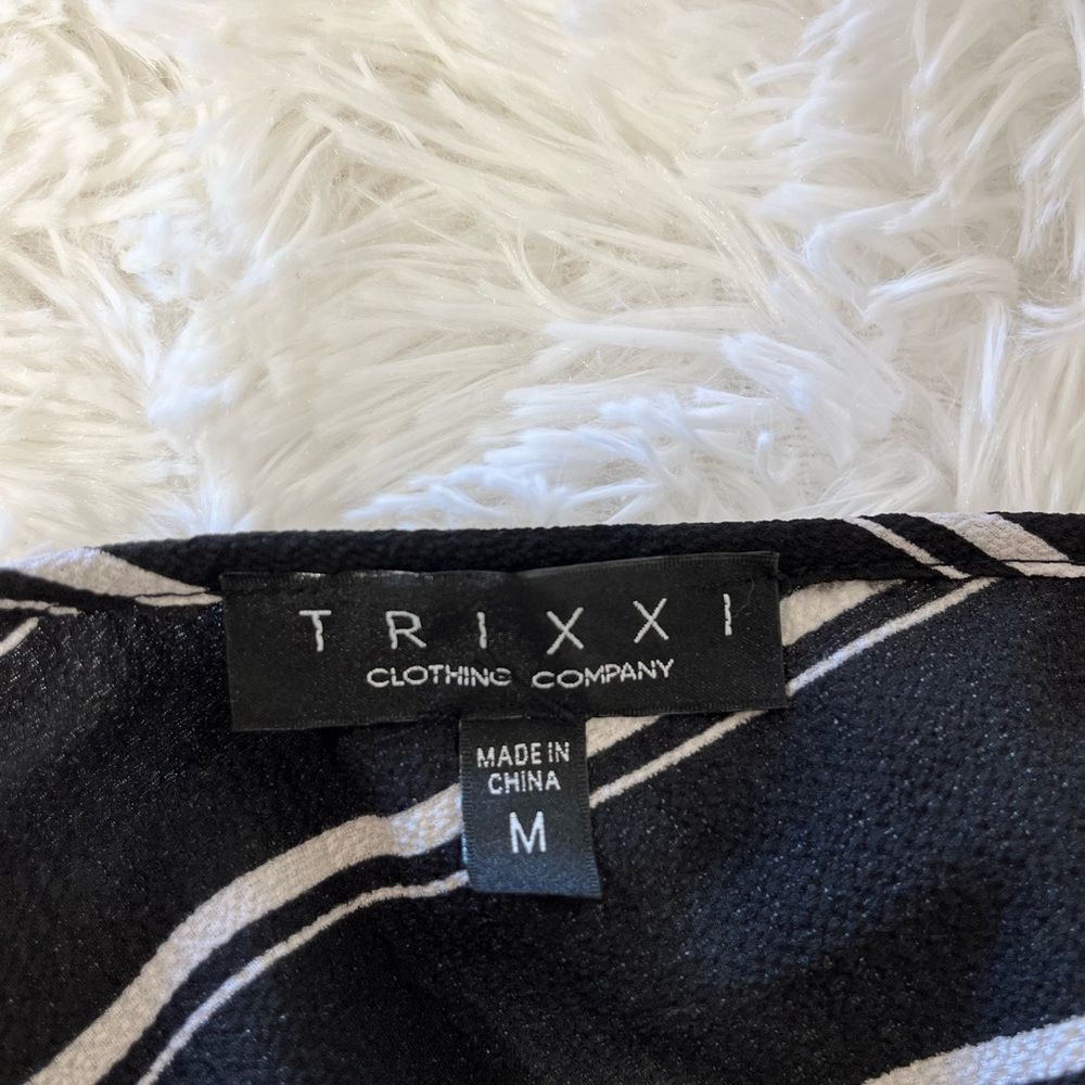 Black and white striped romper jumpsuit Medium - Picture 4 of 5